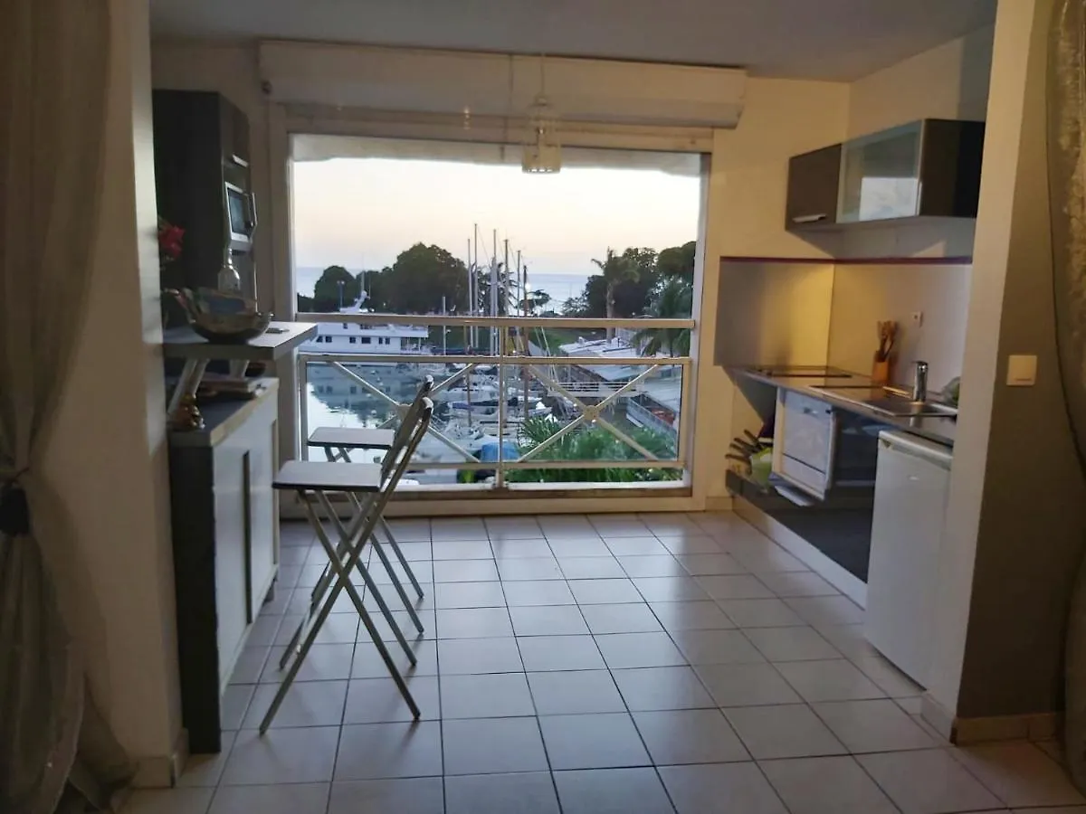 Appartement D'Une Chambre Avec Vue Sur La Mer Et Wifi A Gourbeyre A 1 Km De La Plage Guadeloupe