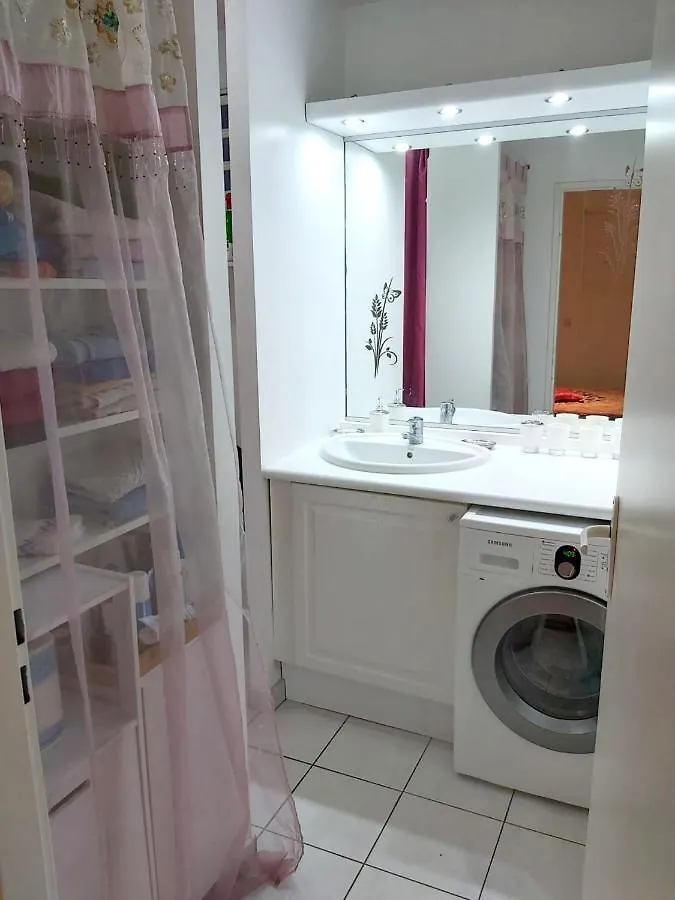 Appartement D'Une Chambre Avec Vue Sur La Mer Et Wifi A Gourbeyre A 1 Km De La Plage 0*,  グアドループ